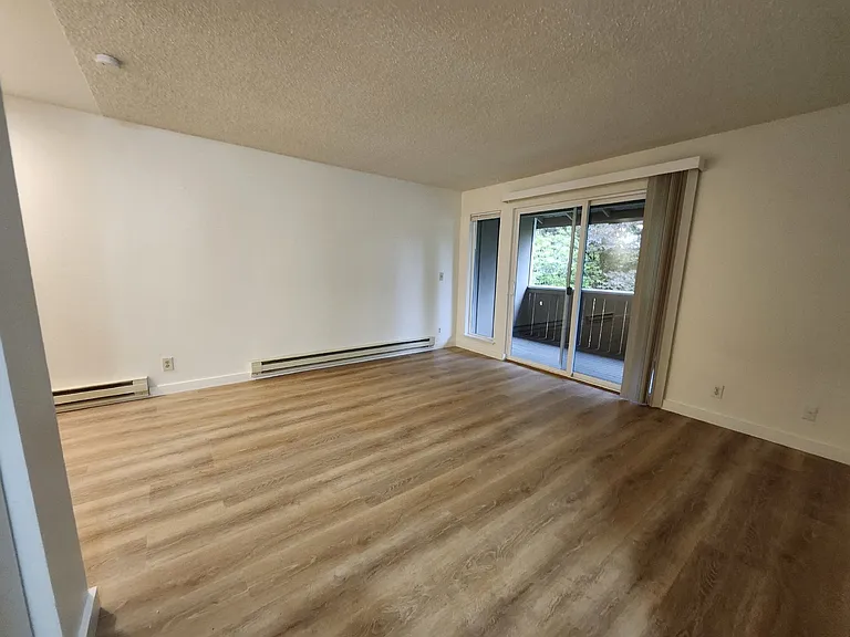 49 NE Torval Canyon Rd #45 — Photo 2