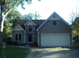 W1041 Sundew Rd, Genoa City, WI 53128