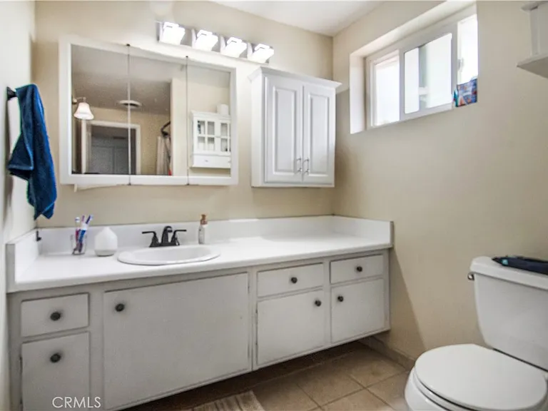 742 Sherwood St — Photo 18
