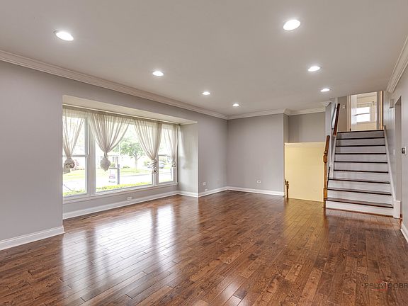 5th image of 2107 E Lillian Ln