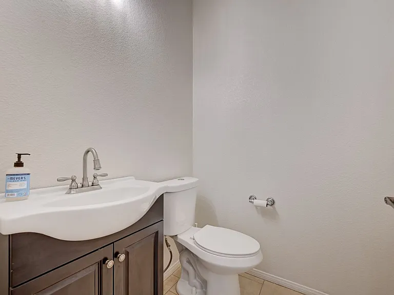 6637 Cliff Shore Ct — Photo 29
