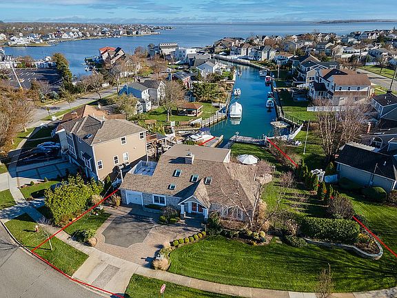 3rd image of 218 E Shore Dr