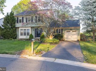 6 Pine Grove Ln, Hockessin, DE 19707