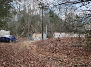 115 Sandspring Ln, Greentown, PA 18426