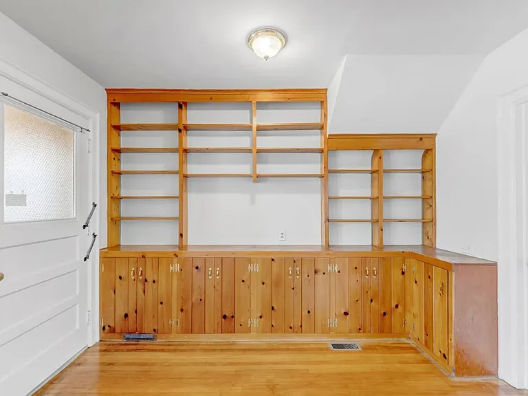 181 Richmond Ave #1 — Photo 3