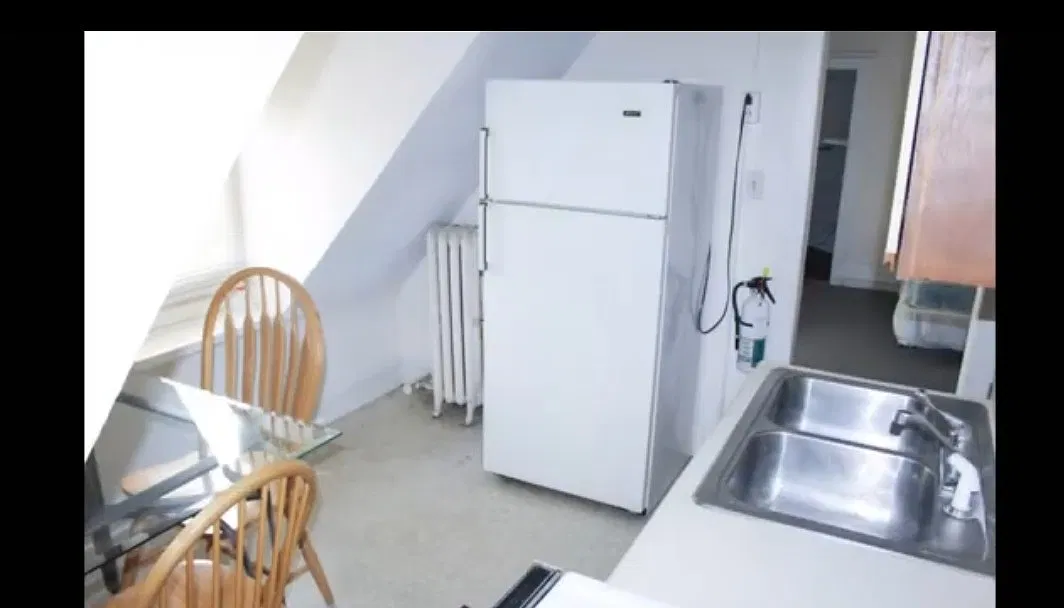 105 Dewitt Pl — Photo 3