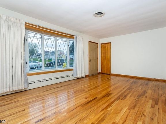 2nd image of 632 Schley Ave