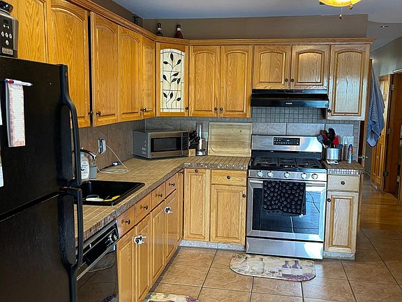 4th image of 71 Purcell St #1