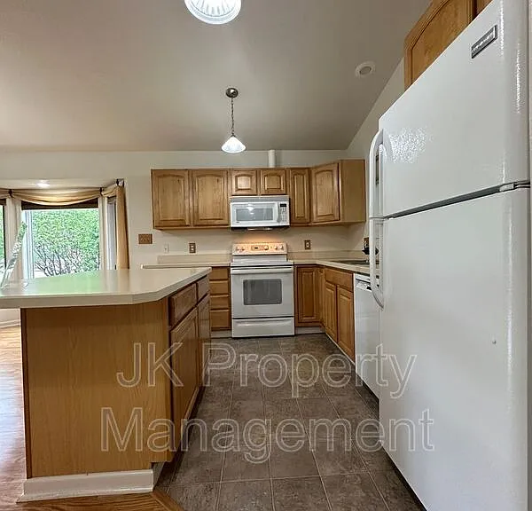 3209 Wild Rose Ln — Photo 11