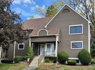 14 Teal Cir #14, Tariffville, CT 06081
