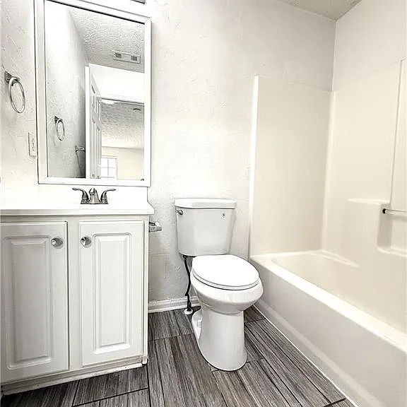 2150 Lexington Ln — Photo 17