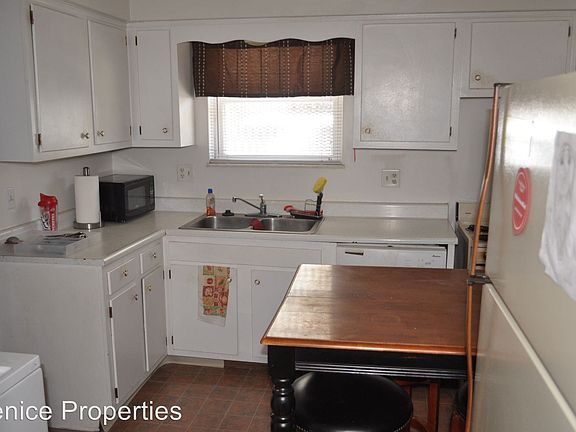 4th image of 83 E 11th Ave APT E