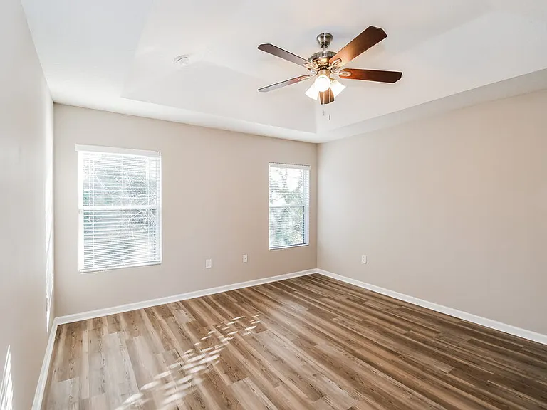 801 Crystal Spring Way St — Photo 11