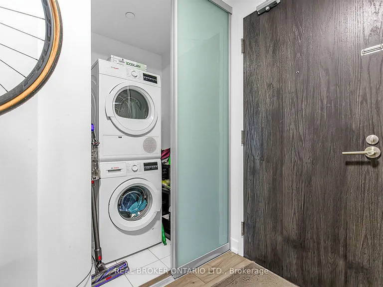297 College St #1503 — Photo 8