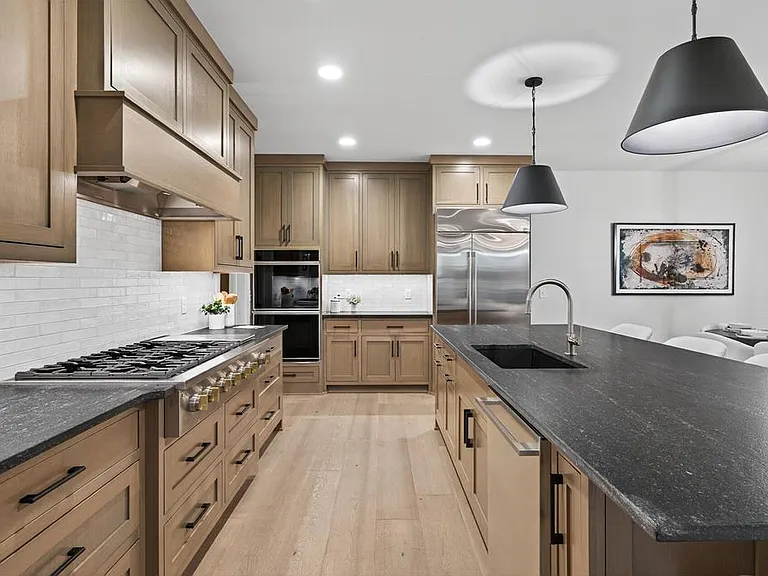 641X Park St E — Photo 15