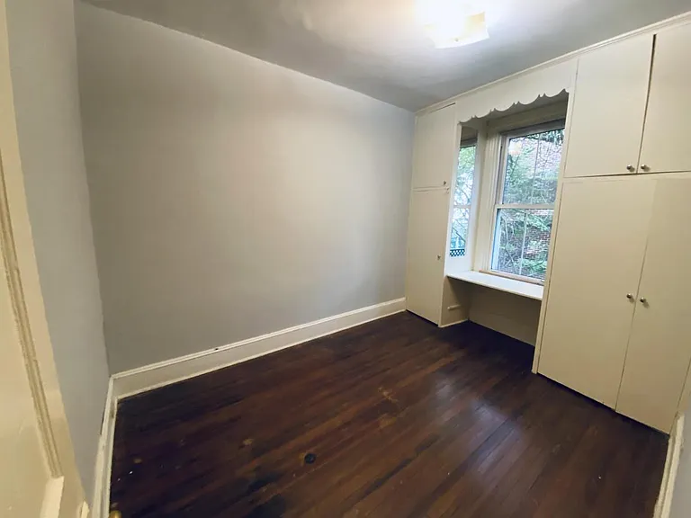 2461 P St NW — Photo 7