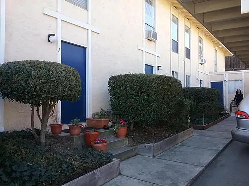 89 Donegal Way #D Photo 1