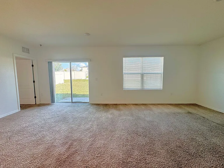 177 Sofia Ln — Photo 8