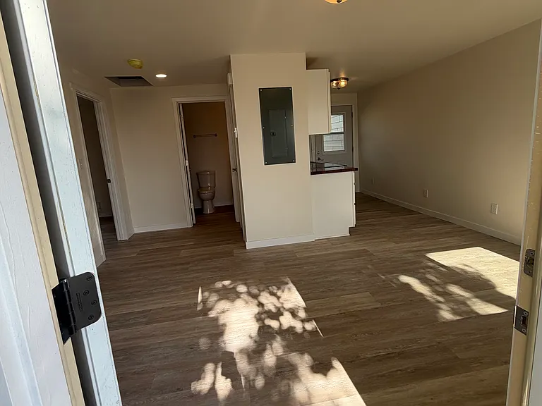 1145 Nebraska Ave — Photo 6