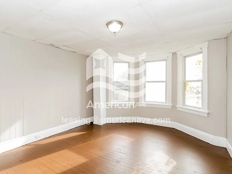 765791_008_main_bedroom_8.jpg