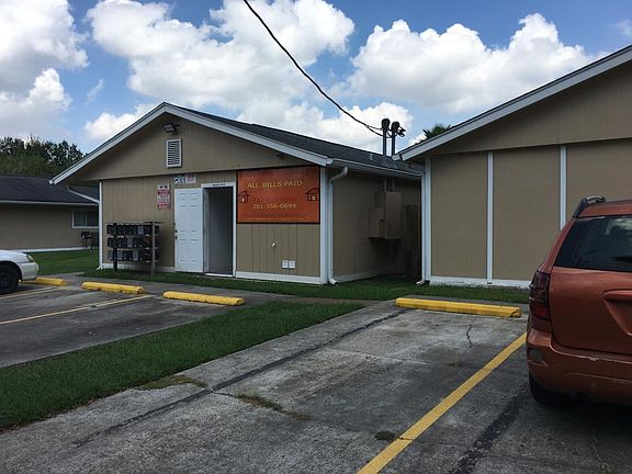 2nd image of 13935 Hillsboro St APT 20