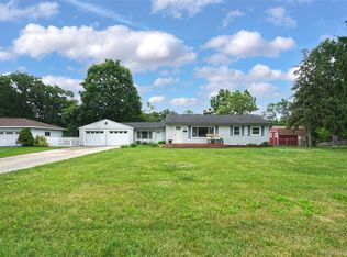 1348 Tull Dr, Waterford, MI 48327