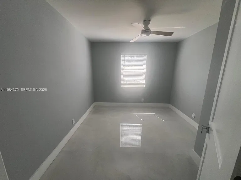 361 NW 16th St — Photo 28