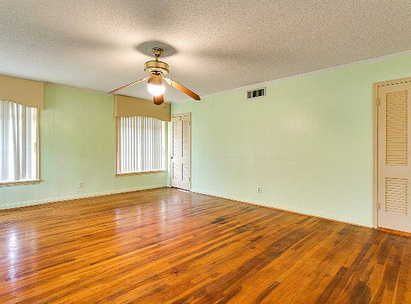 3rd image of 1113 Highland Ave