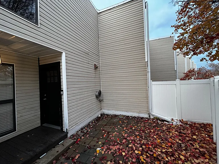 5268 S Rome Beauty Park #190 — Photo 2