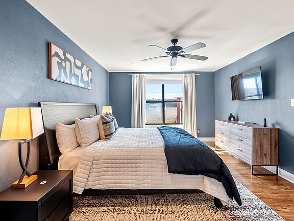 2nd image of 116 W 3rd St Suite 201