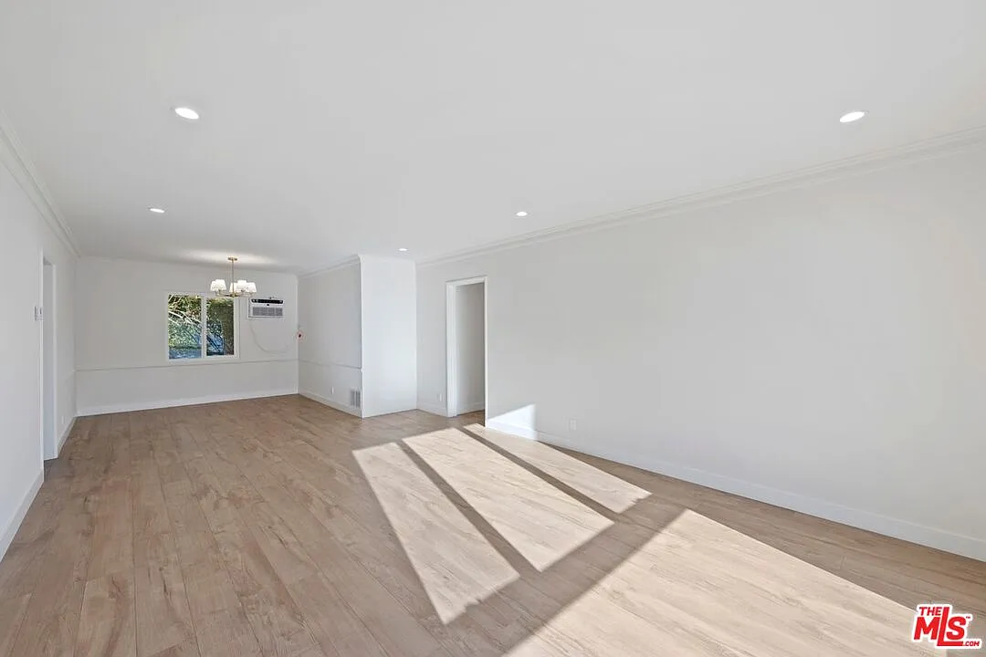 2 bed, 2.0 bath, $3,950 — Photo 3