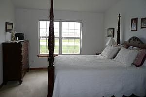 5th image of 664 Sterling Ct