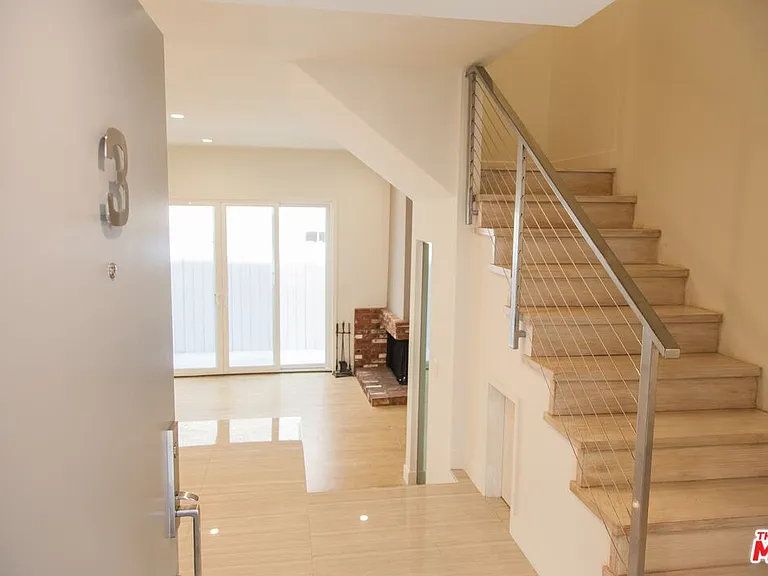 508 N Kings Rd #4 — Photo 3