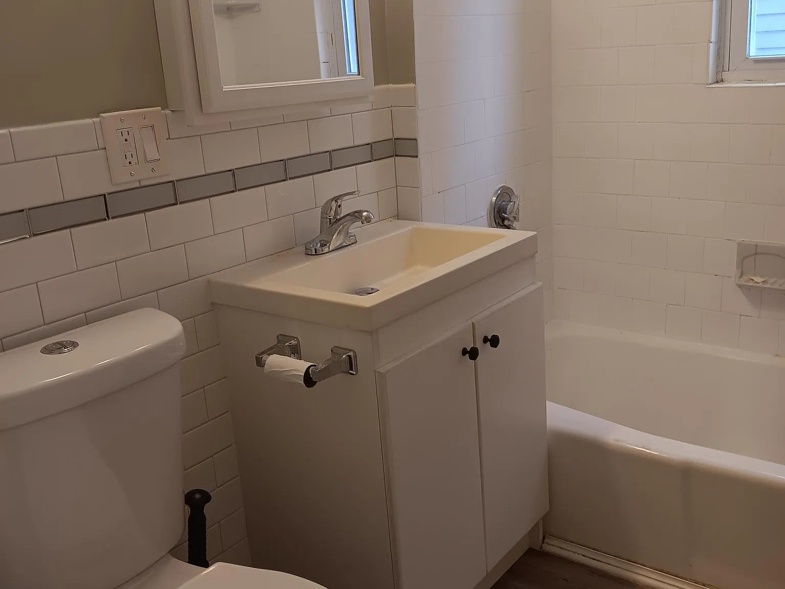 63 Woolson St — Photo 4