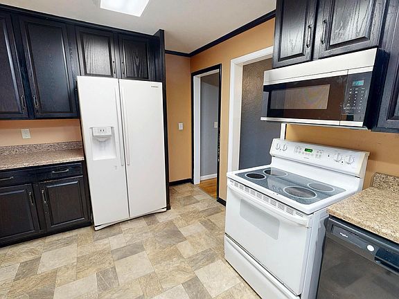 3rd image of 108 Rosalind Ct