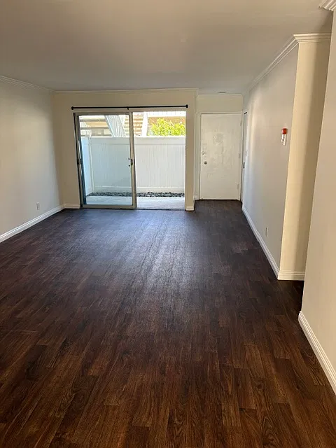 1156 Rutland Rd — Photo 2