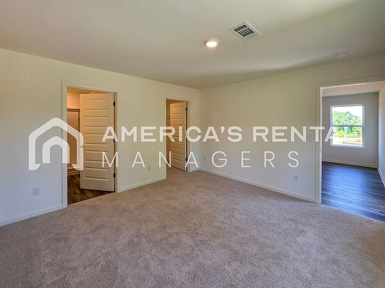 2400 Sky Dr — Photo 32
