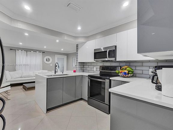 5th image of 13750 NW 3rd Ave