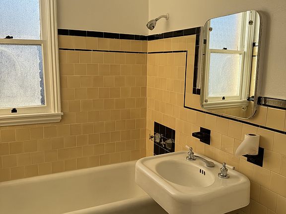 5th image of 3301 Clay St APT 202