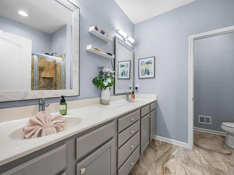 523 Pebblebrook Lane Gln — Photo 19