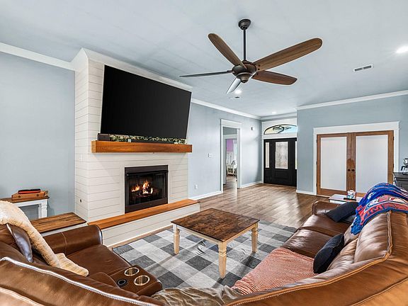 5th image of 1566 Marquee Cir