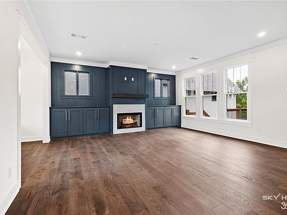 5th image of 1804 N Clifton Ave