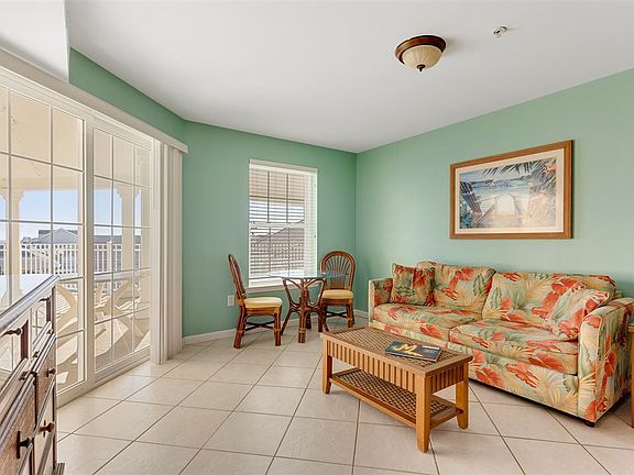 3rd image of 106 W Spruce Ave #208