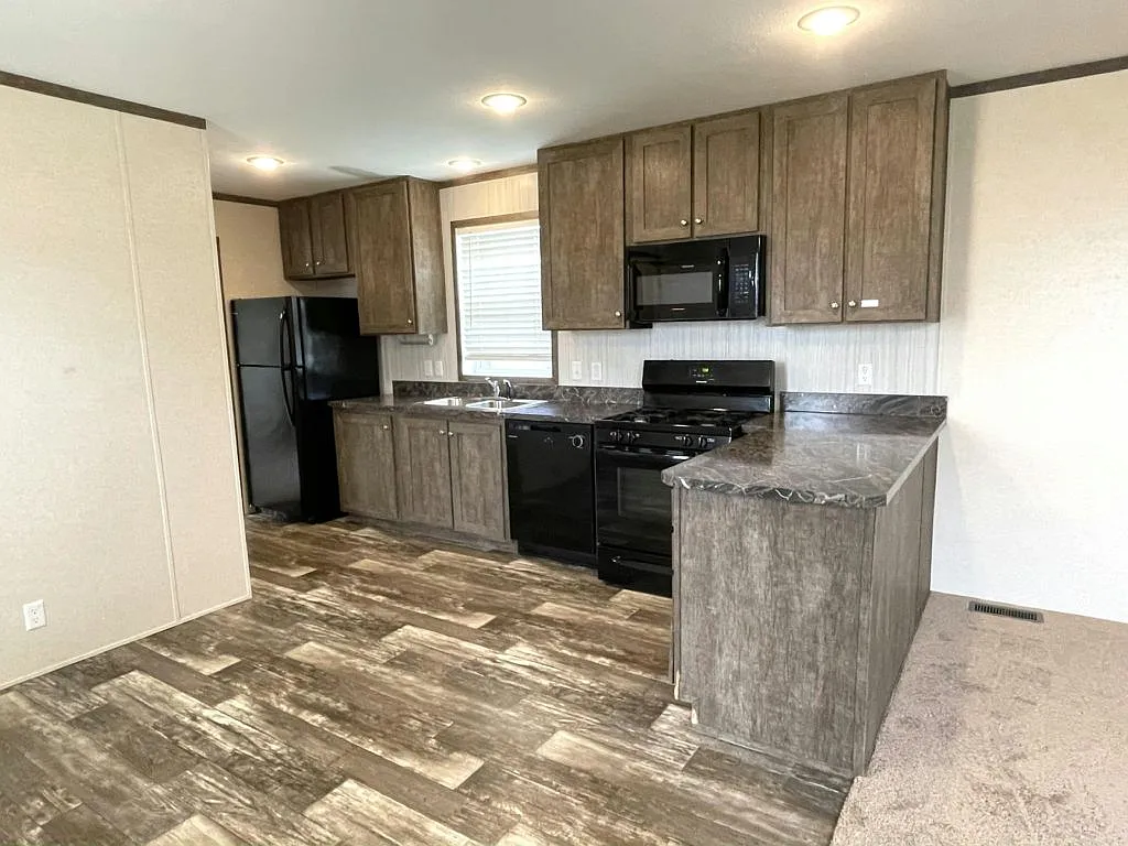 3 bed, 1056 sqft, $1,550 — Photo 2
