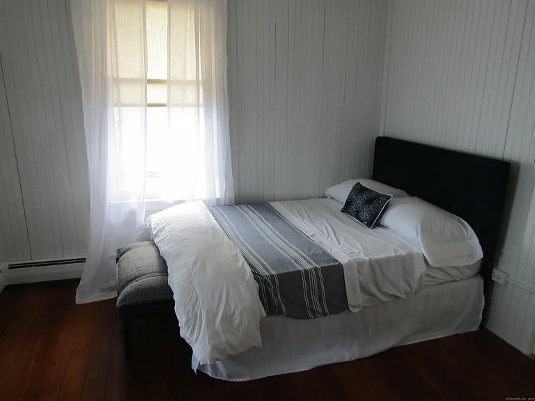 48 Beach Ave — Photo 12