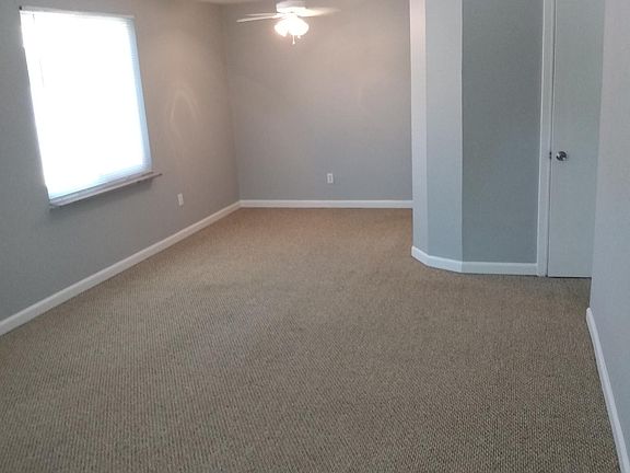 3rd image of 6493 Lloyd Ave