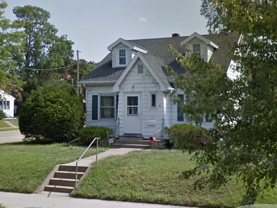 201 21st St S