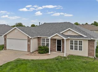1016 Bristol Dr, Raymore, MO 64083