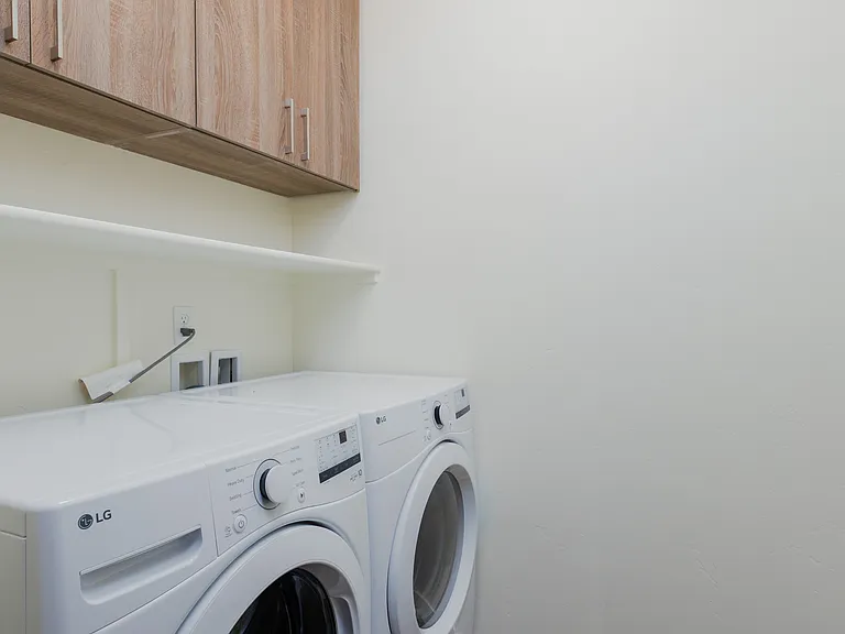 120 12th Ave S #301 — Photo 16