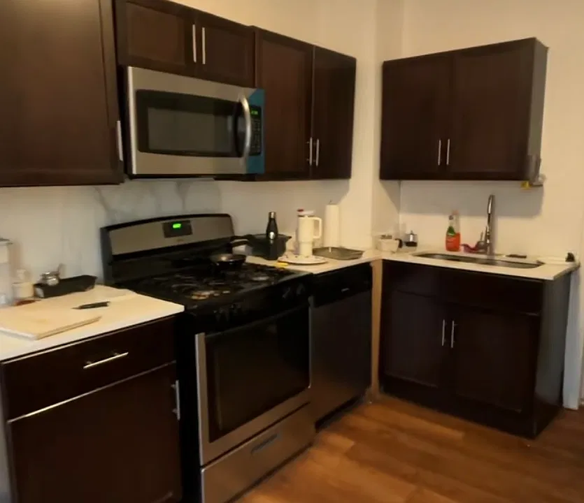 43 Margaret St #1R